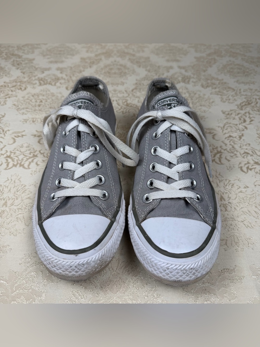 Converse Low Top Sneakers in Gray and White Women  7